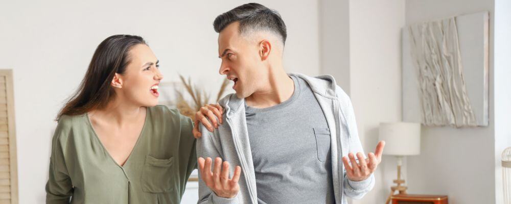 Kł&oacute;tnie w związku a polityka - czy r&oacute;żne poglądy polityczne w związku mogą go zniszczyć? - zakochani kł&oacute;cą się na polityczne tematy - Marita Woźny