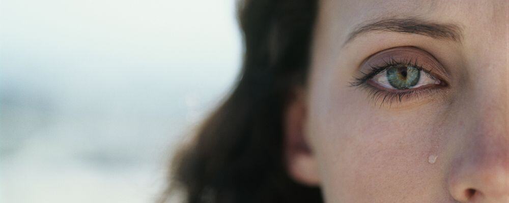 Po czym poznać, że mnie kocha - czyli jak odr&oacute;żnić brak miłości od kryzysu i jak odbudowywać bliskość - psychoterapia Marita Woźny