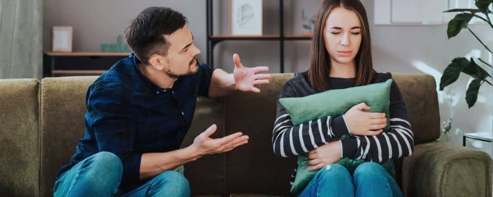 Partner nie chce rozmawiać? Zrób te 4 rzeczy, zanim znów zaczniesz mówić do ściany - Ciche dni w związku, Marita Woźny
